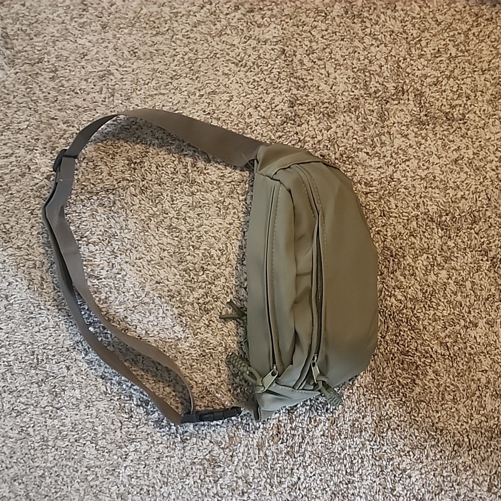 Fanny pack
